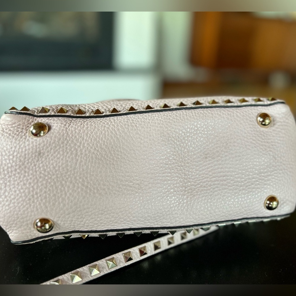 Valentino Garavani Rockstud Leather Tote - Picture 9 of 14